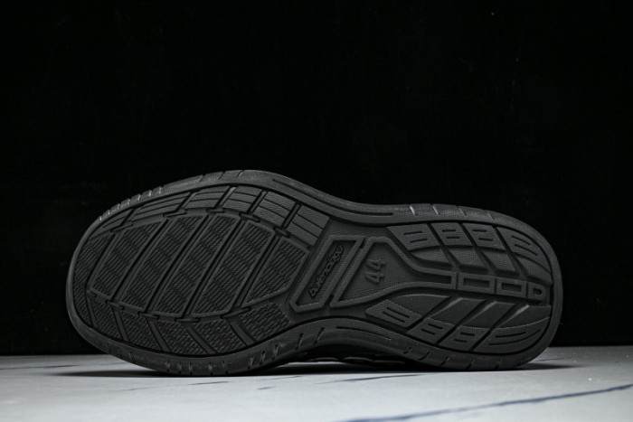 BLCG Sneaker 825418 WDWTS 1983