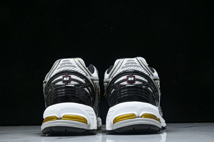New Ba1an*e 1906R White Metallic Gold M1906RA
