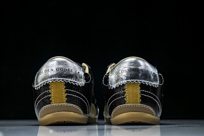 G01den G003e SNEAKERS GGS00003