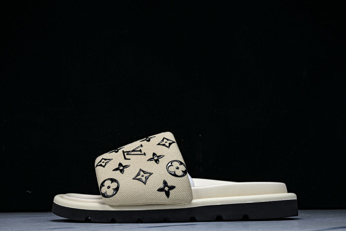 1*V SLIPPERS 11V0107-126