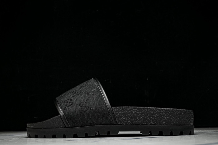 Gv*c SLIPPERS GU568-130