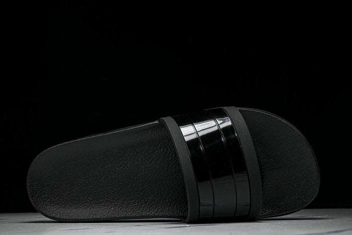 Gv*c SLIPPERS GU568-138