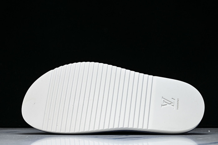1*V SLIPPERS 11V0107-151