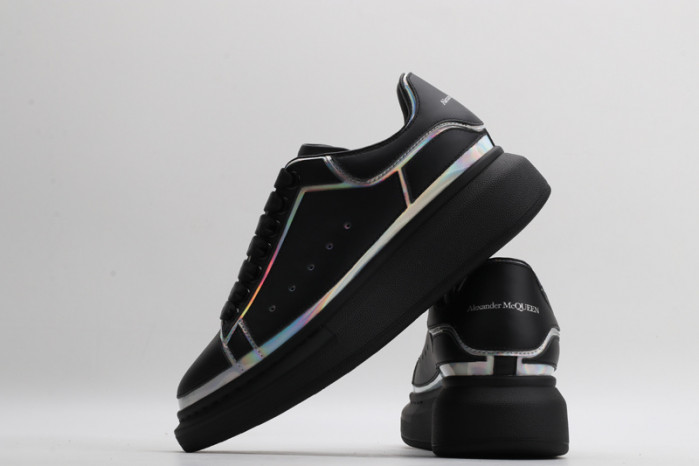 A1exa*der Mcqv*en SNEAKERS