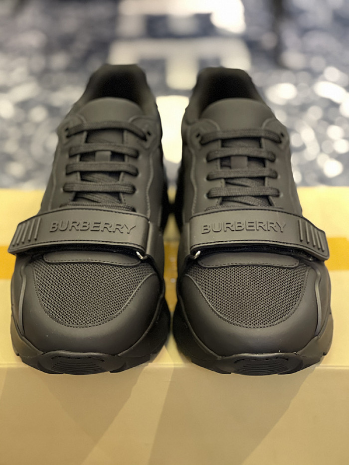 bby sneaker by0067