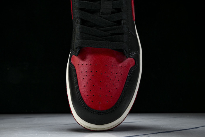Air Jordan 1 Low Bred Sail DC0774-061