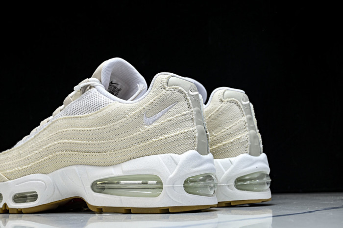 Leu*s x Nike Air Max 95 OG Light Orewood Brown HM4743-100