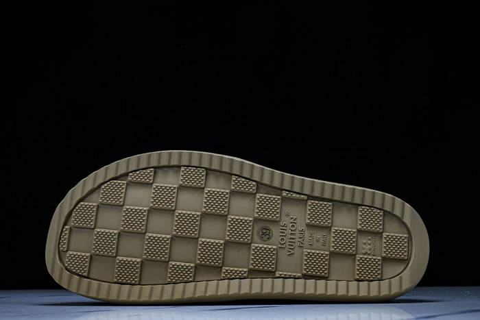 1*V SLIPPERS 11V0107-095