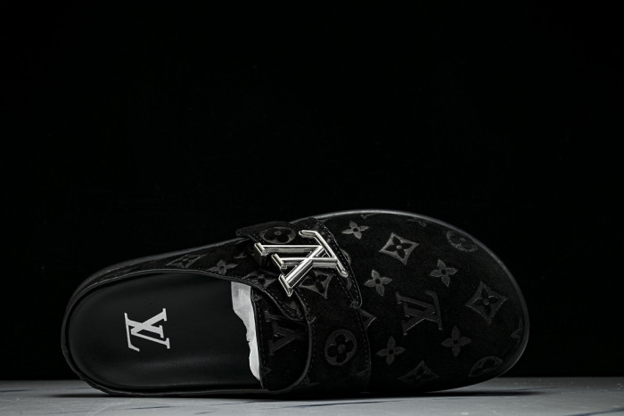 1*V SLIPPERS 11V0107-124