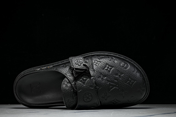 1*V SLIPPERS 11V0107-128