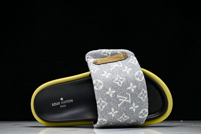1*V SLIPPERS 11V0107-130
