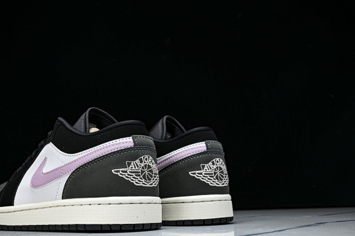 Air Jordan 1 Low SE 