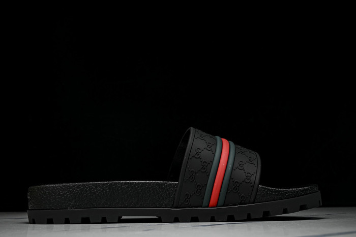 Gv*c SLIPPERS GU568-136