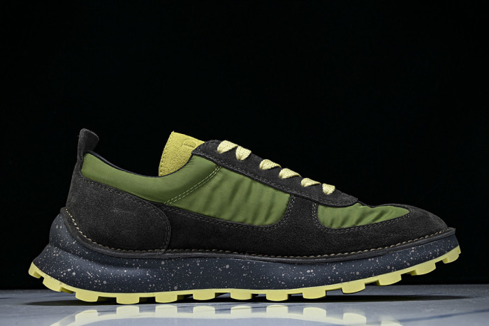 D10R Sneaker D897-238