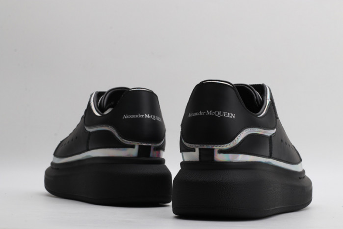 A1exa*der Mcqv*en SNEAKERS