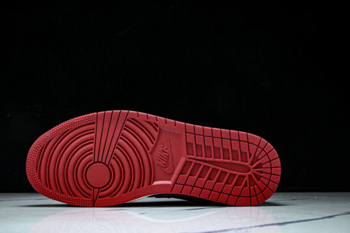 Air Jordan 1 Low Bred Sail DC0774-061