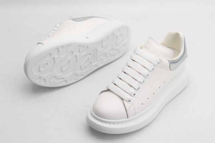 A1exa*der Mcqv*en SNEAKERS