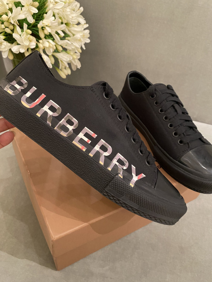bby sneaker