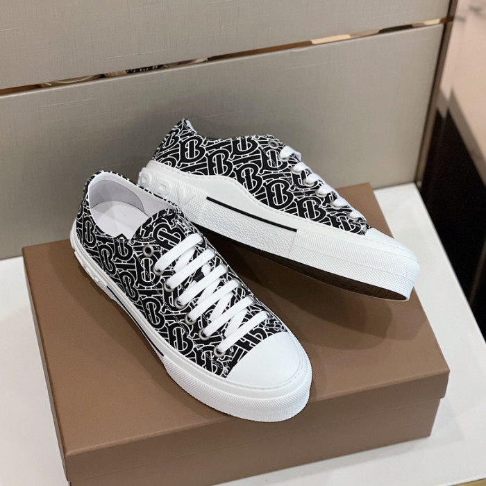bby sneaker