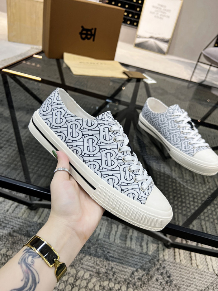 bby sneaker by0052