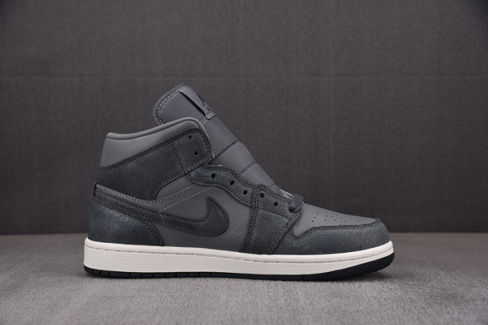 Air Jordan 1 Mid 