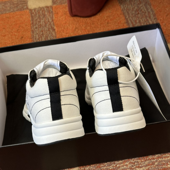 CHANE1 SNEAKER