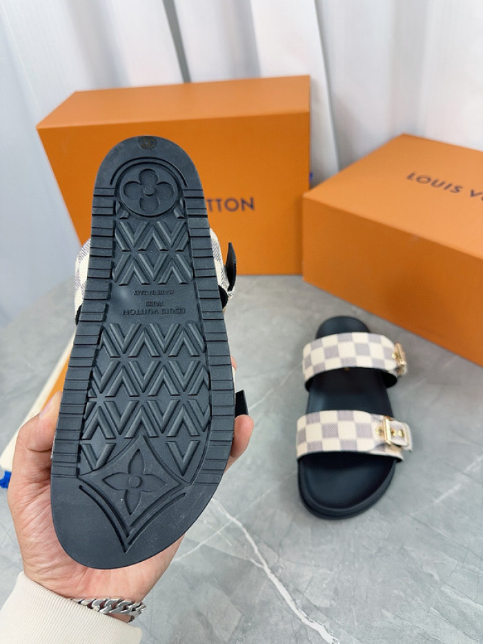 1*V SLIPPERS 11V0107-045