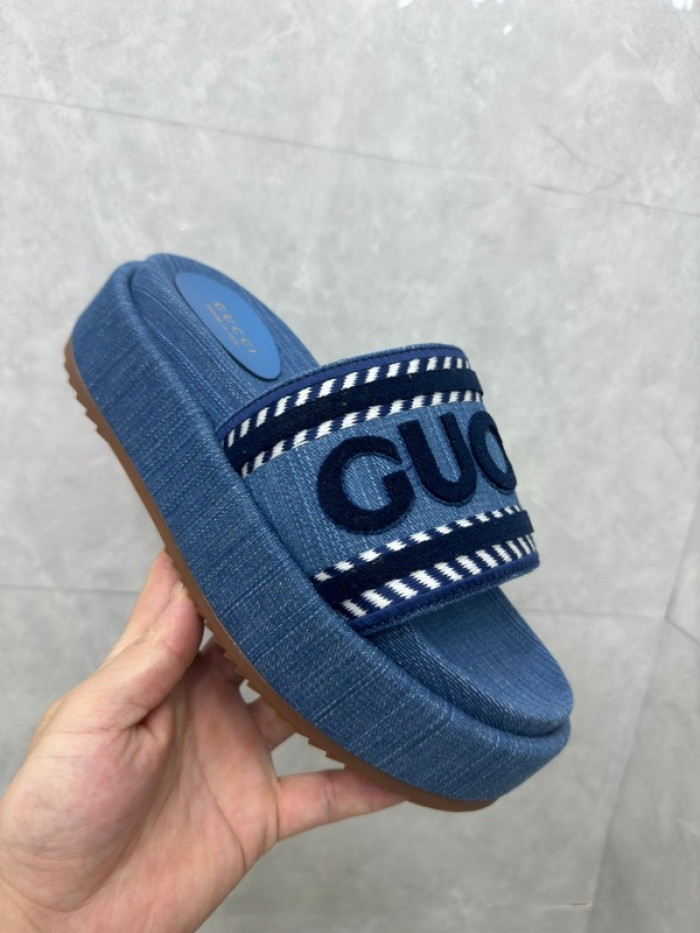 Gv*c SLIPPERS GU568-107