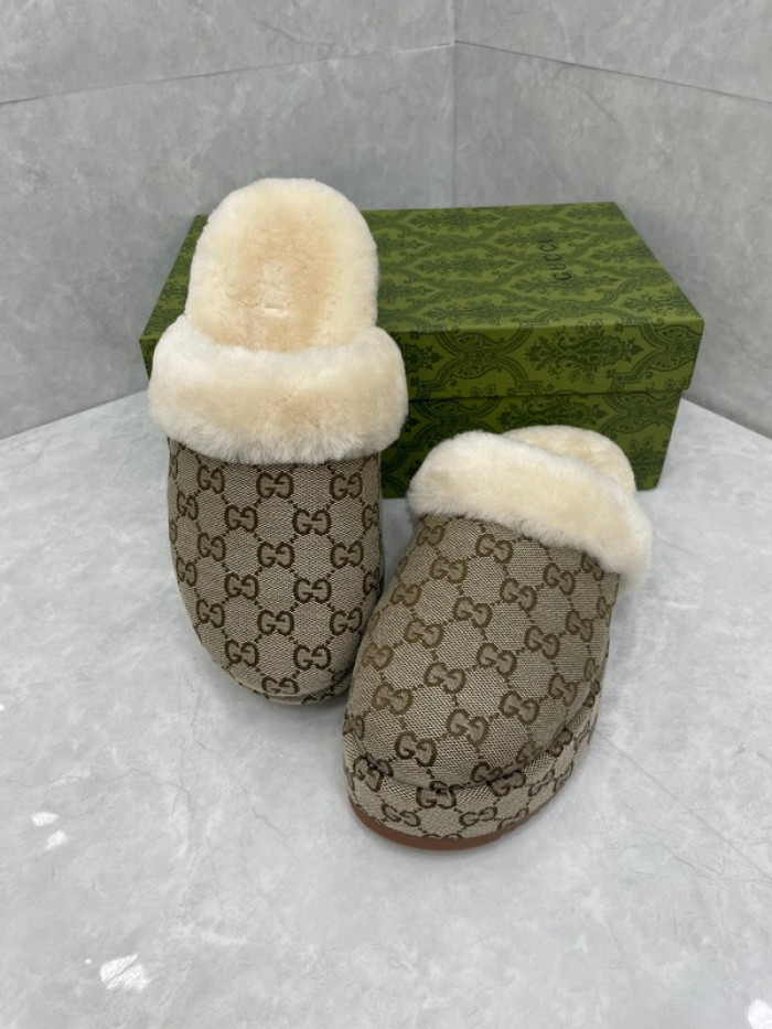 Gv*c SLIPPERS GU568-113