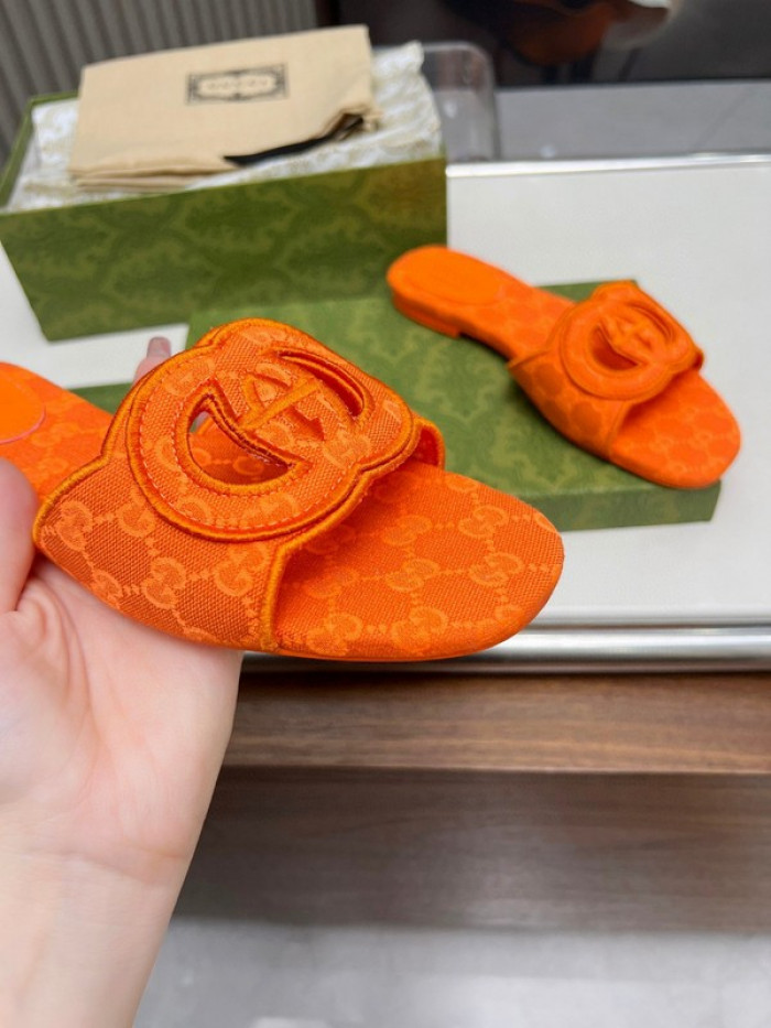 Gv*c SLIPPERS GU568-119