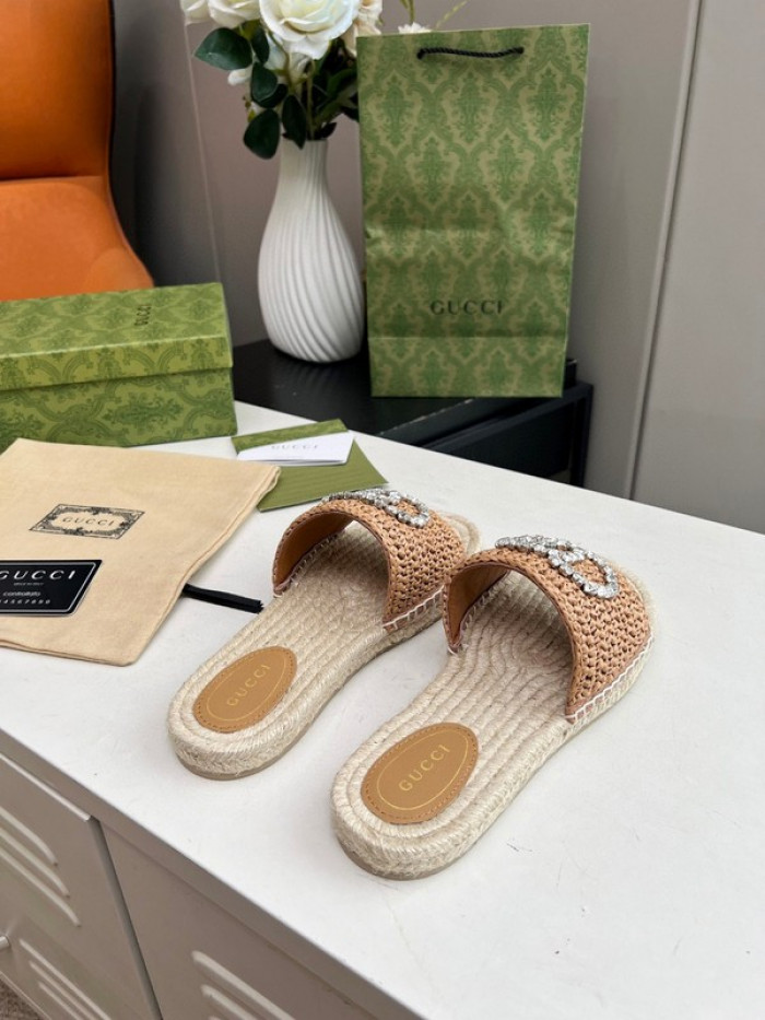 Gv*c SLIPPERS GU568-125