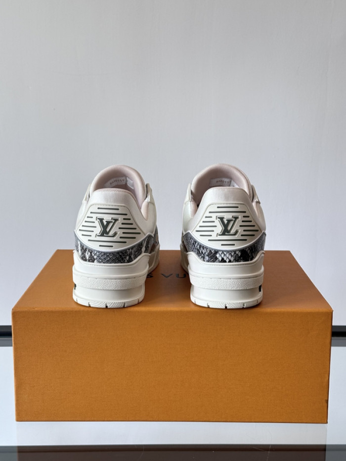 1V SNEAKERS 1V0425-209