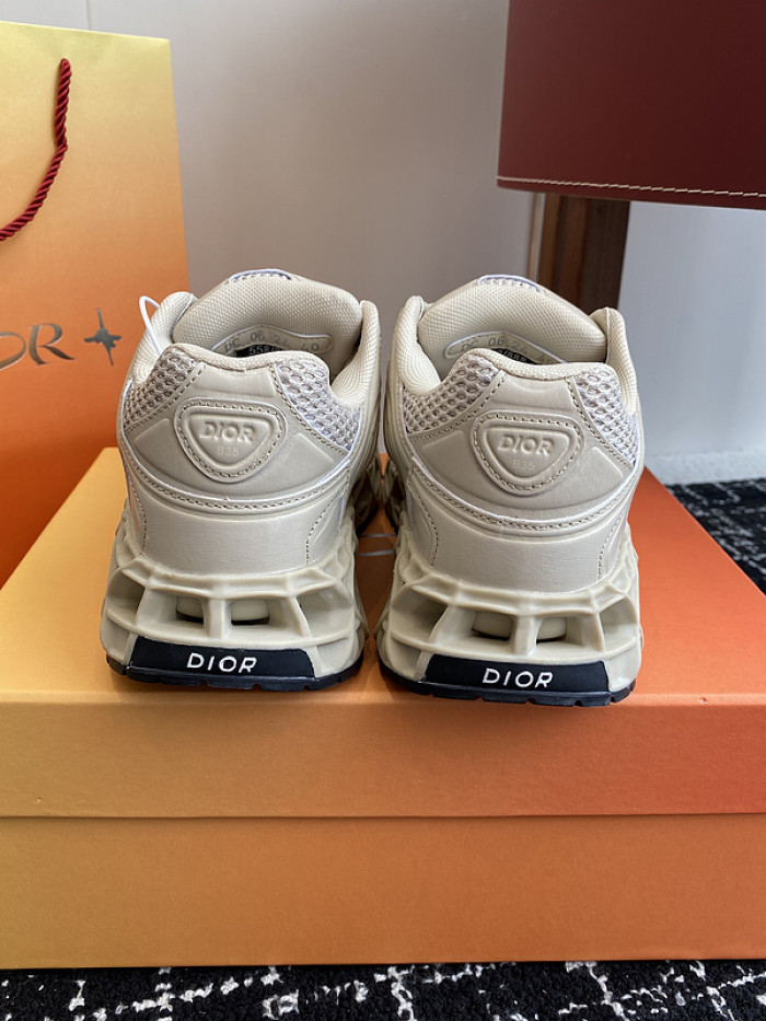 D10R SHOES B35 B35-004