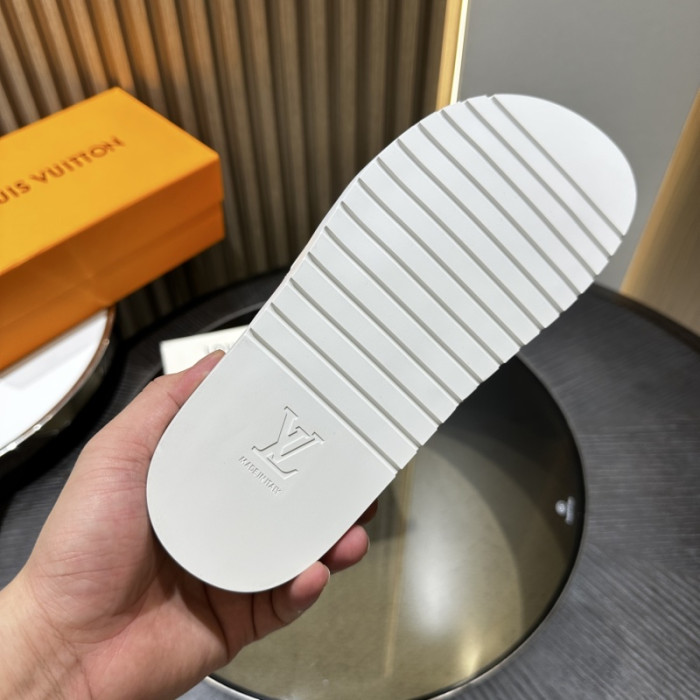 1*V SLIPPERS 11V0107-066