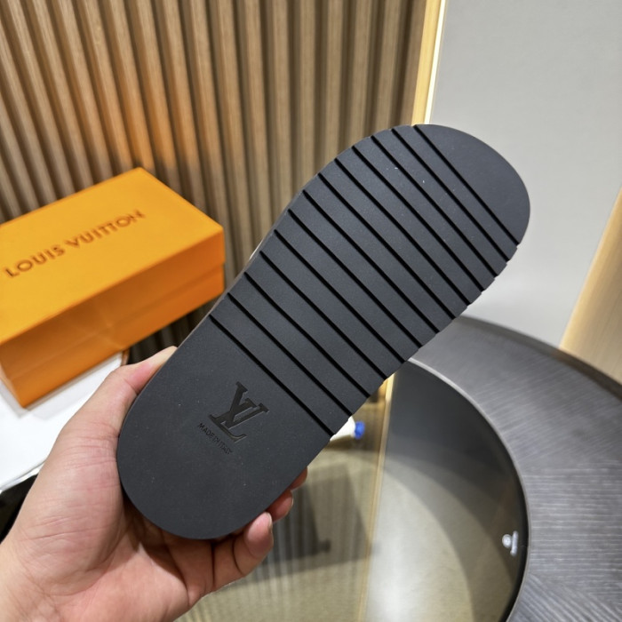 1*V SLIPPERS 11V0107-067