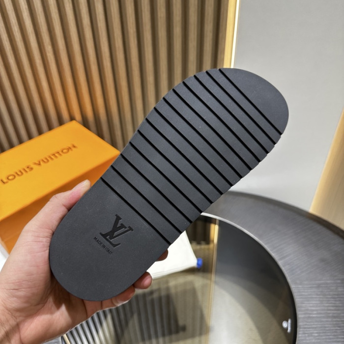 1*V SLIPPERS 11V0107-068