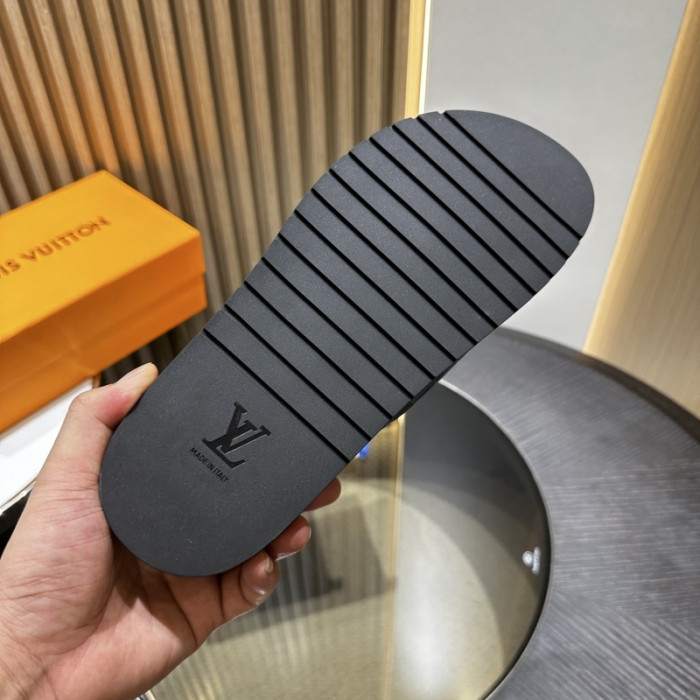 1*V SLIPPERS 11V0107-069