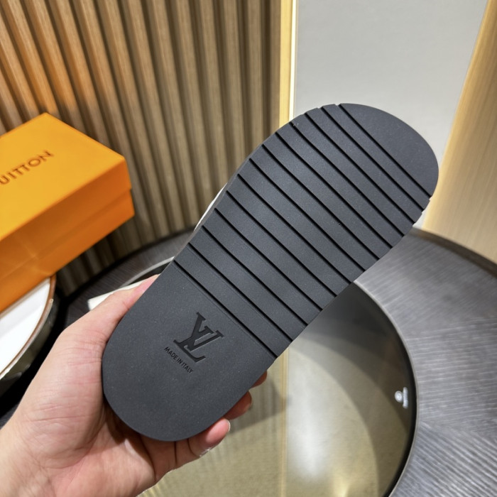 1*V SLIPPERS 11V0107-072