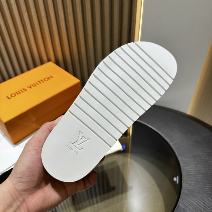 1*V SLIPPERS 11V0107-079