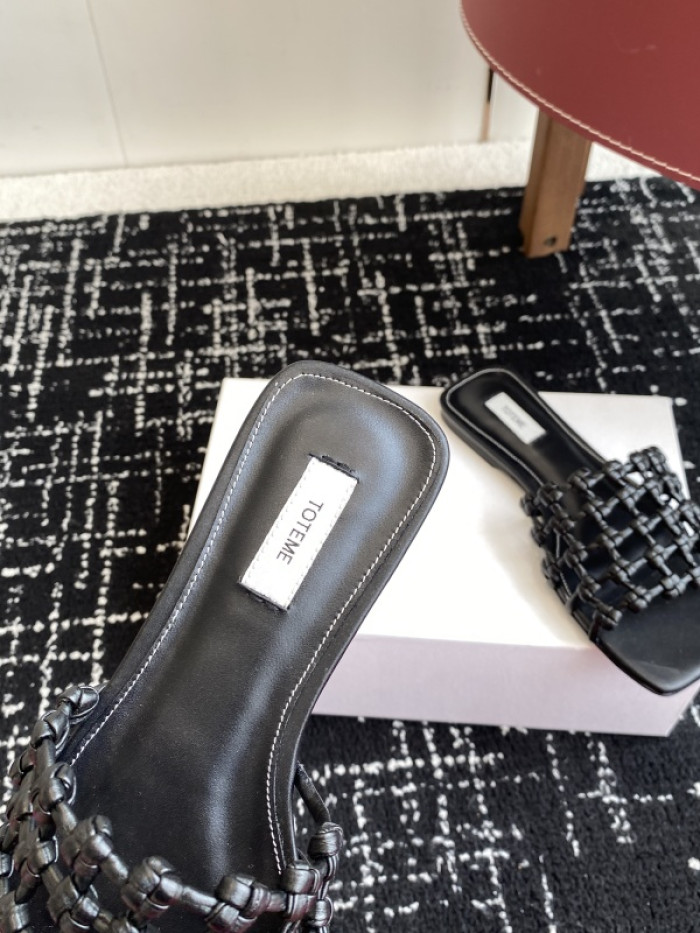 Toteme Slides OT0104-031