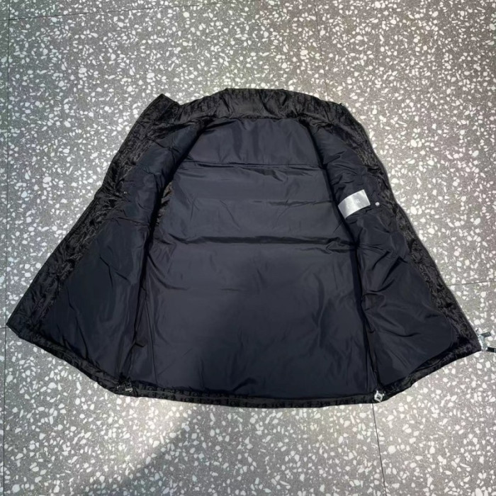 D10R mon0926-166