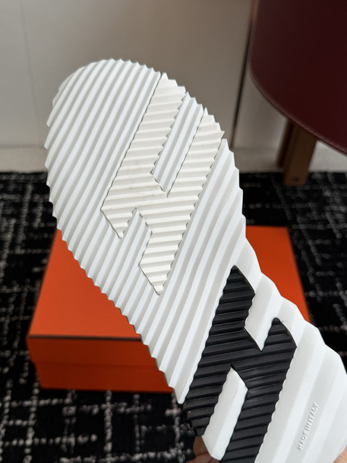 HER*MES SNEAKER HM1028-192