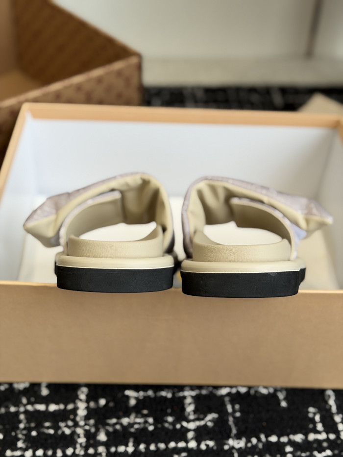 1*V SLIPPERS 11V0107-131