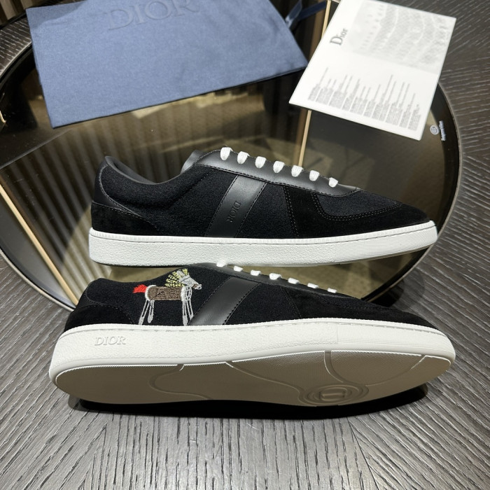D10R SHOES B01 D896-195
