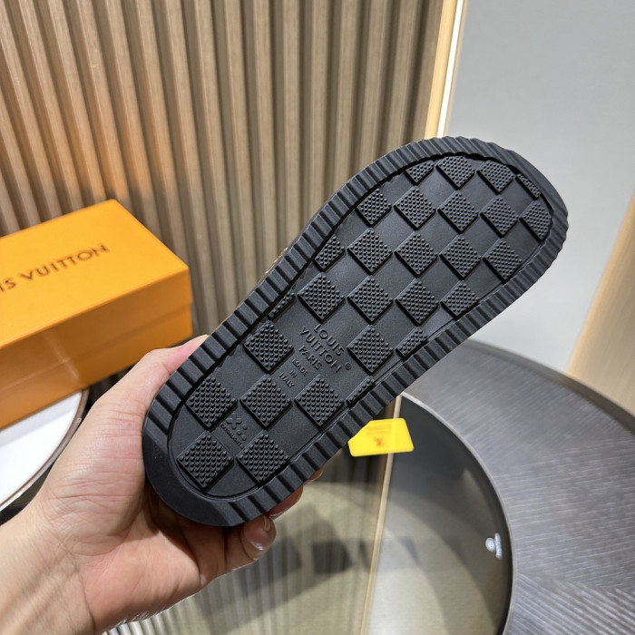 1*V SLIPPERS 11V0107-114
