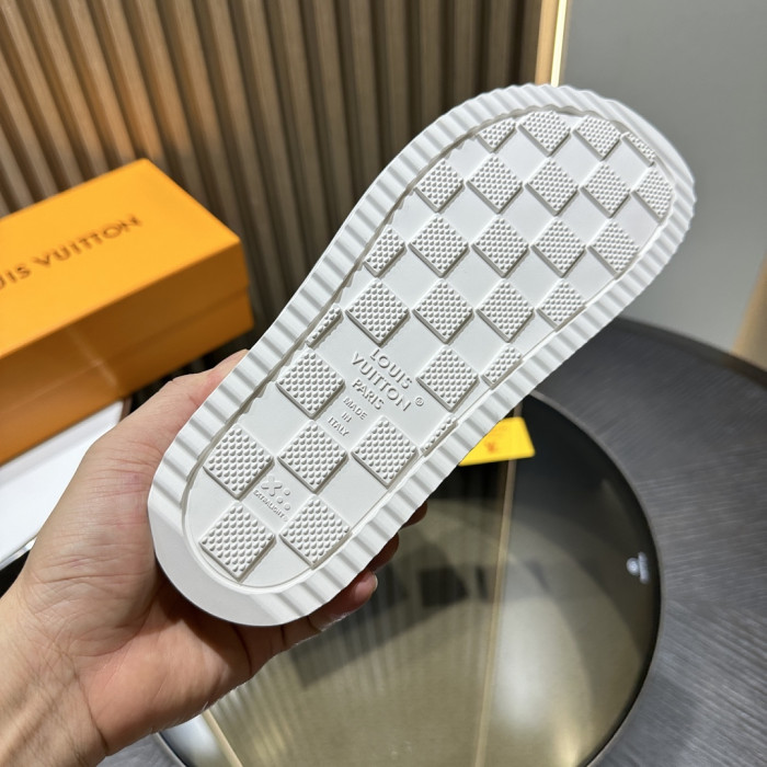 1*V SLIPPERS 11V0107-115