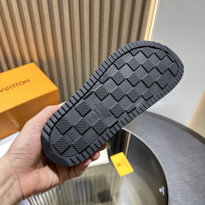1*V SLIPPERS 11V0107-117