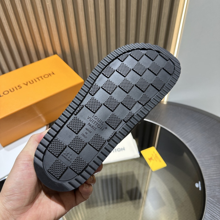 1*V SLIPPERS 11V0107-119