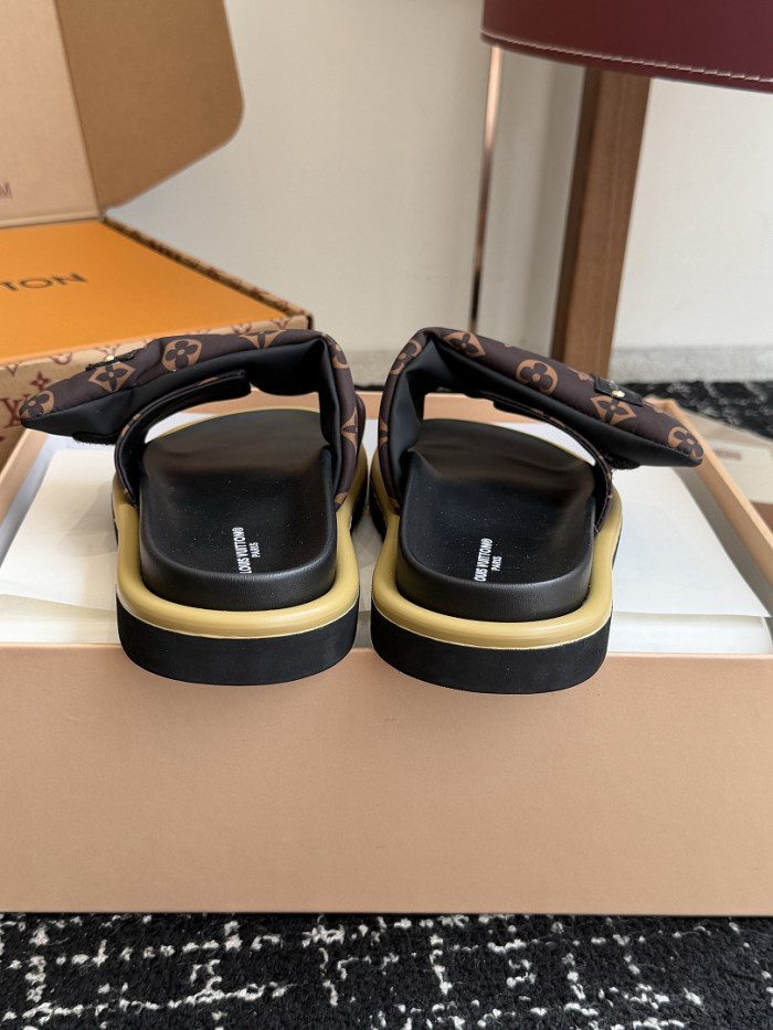 1*V SLIPPERS 11V0107-153