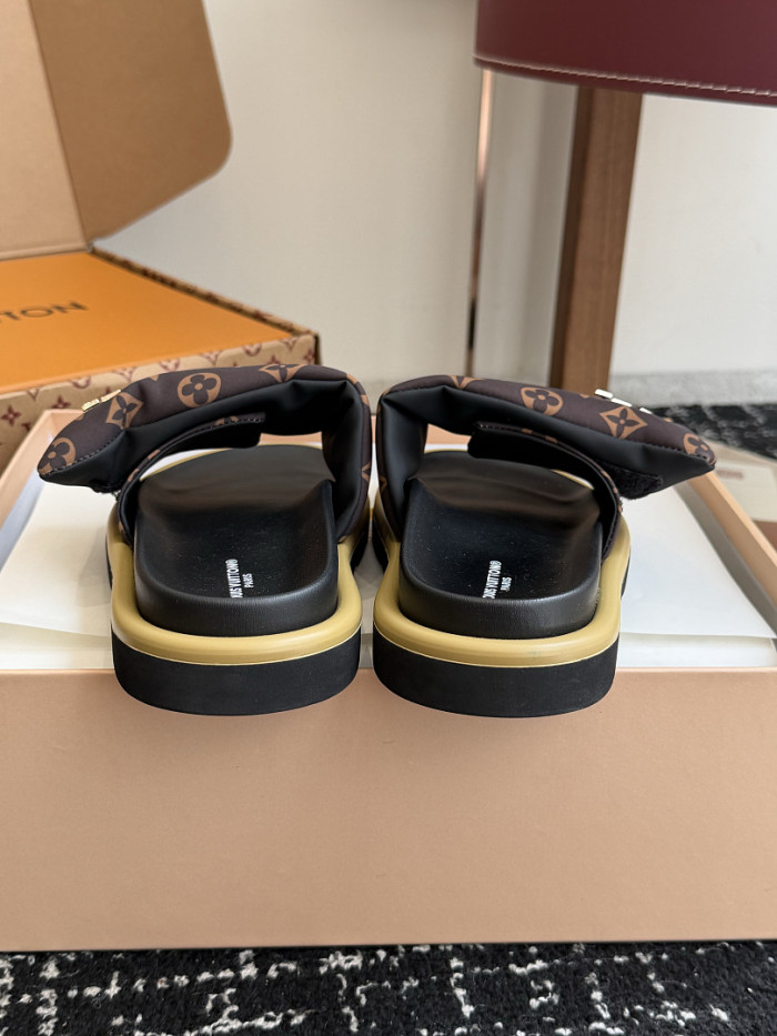1*V SLIPPERS 11V0107-154
